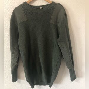 Vintage Military Streetwear Commando Sweater in Army Green - Size Medium